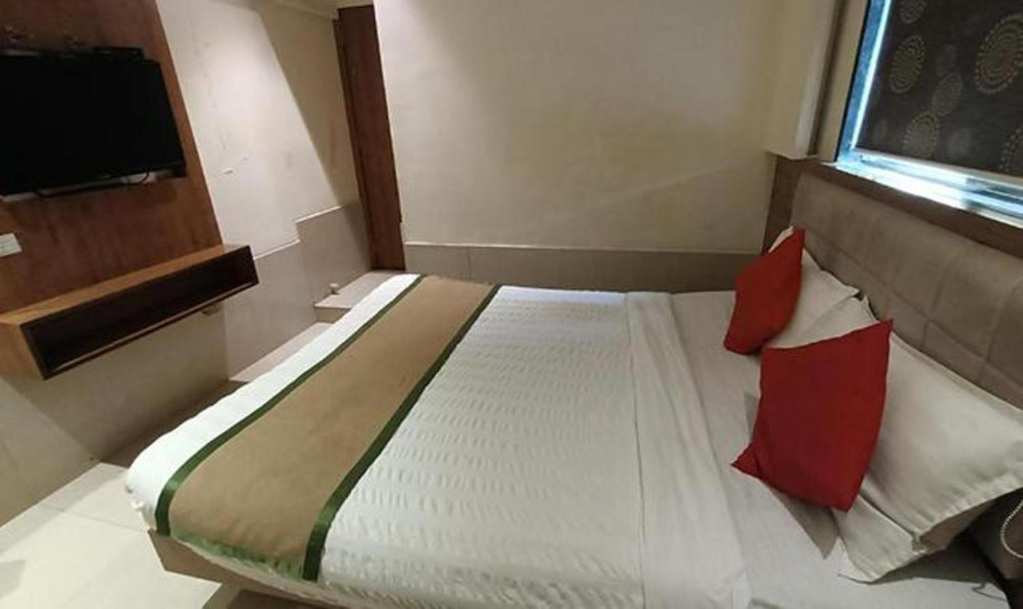 Hotel Regal Inn Bombay Esterno foto