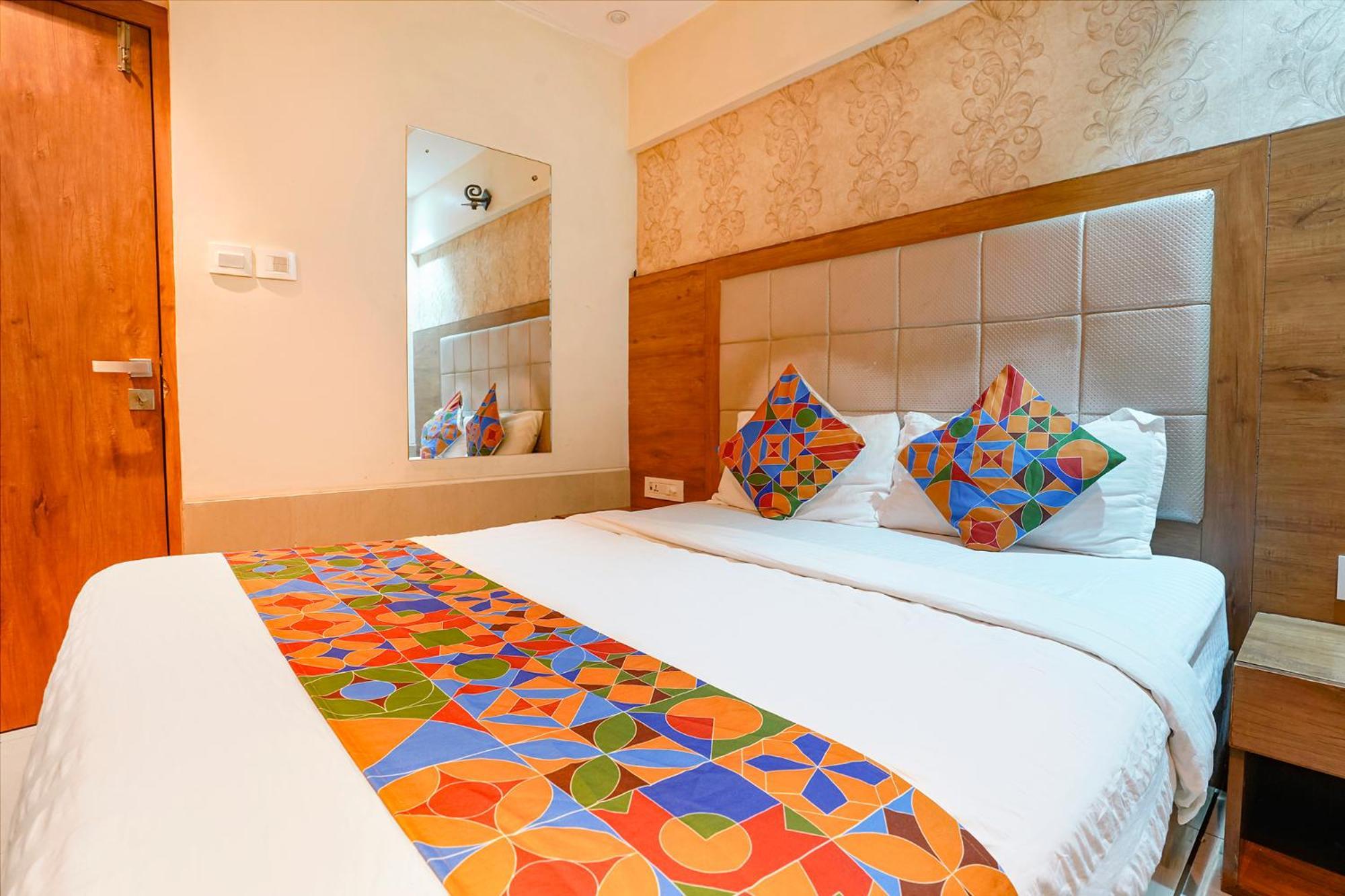 Hotel Regal Inn Bombay Esterno foto